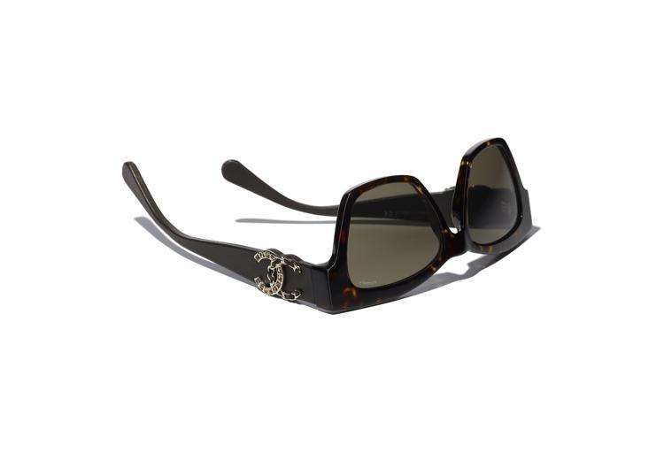 Alfa Vision Optika_cat-eye-sunglasses-dark-tortoise-acetate-acetate-packshot-alternative-a71438x08101s7143-8845121716254